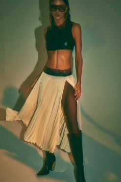 Revel Top